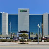 Holiday Inn Express & Suites